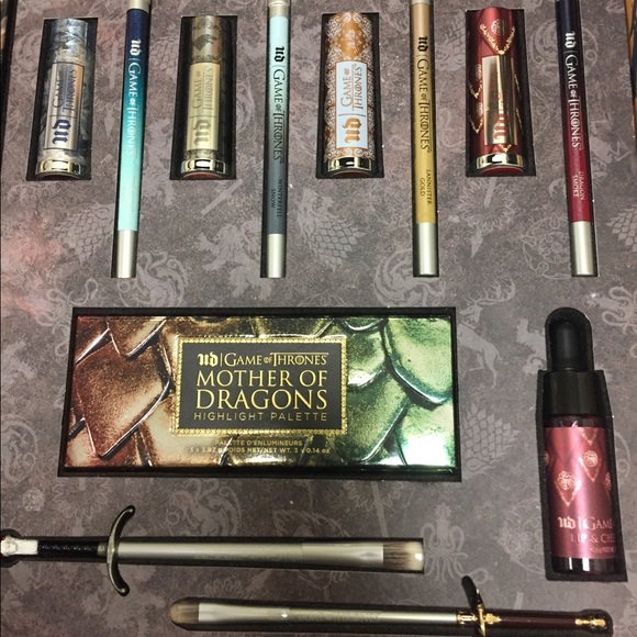 Urban Decay GoT Vault.  💥PRICE FIRM!!!!!!!!💥 NEVER USED - Picture 4 of 6